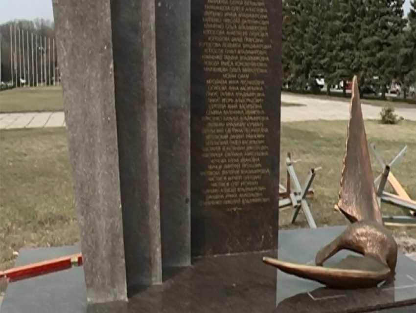 Мемориал жертвам катастрофы Boeing появился возле ростовского аэропорта