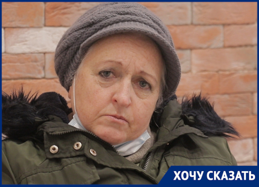 Пенсионерка из Ростова пожаловалась, что владельцы отеля в центре города отобрали у нее часть земли