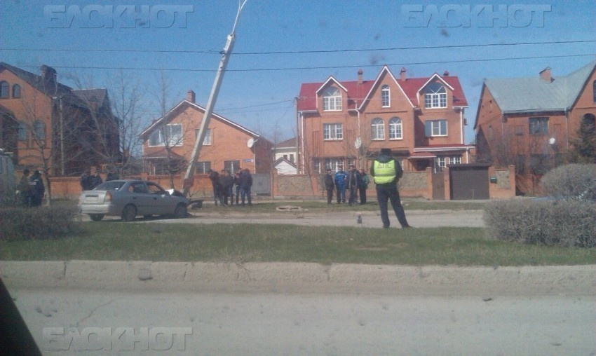  В Ростовской области из-за неисправной педали водитель врезался в ЛЭП 