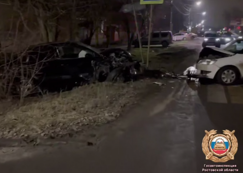 Четверо детей и четверо взрослых пострадали в ДТП с участием трёх машин в Батайске