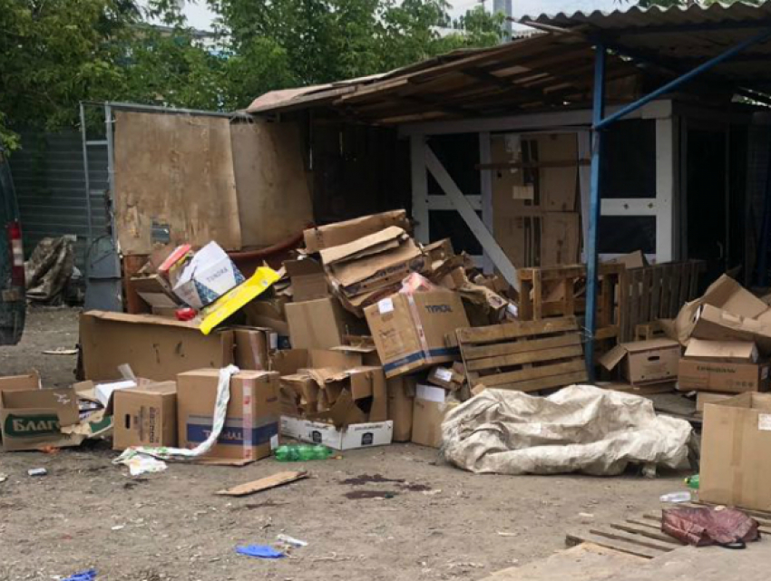 Мужчине оторвало ногу спрятанной в коробке гранатой на продуктовой базе Ростова