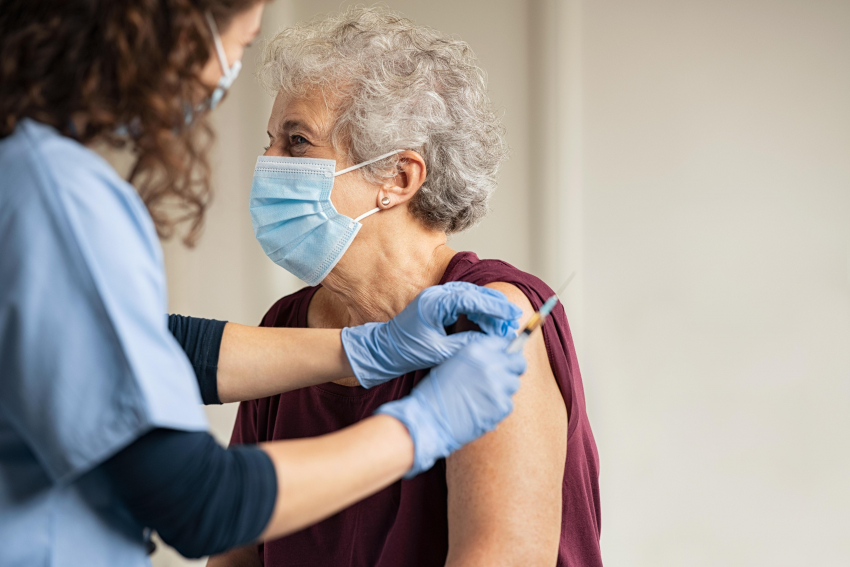 В Ростовской области ввели обязательную вакцинацию для людей старше 60 лет