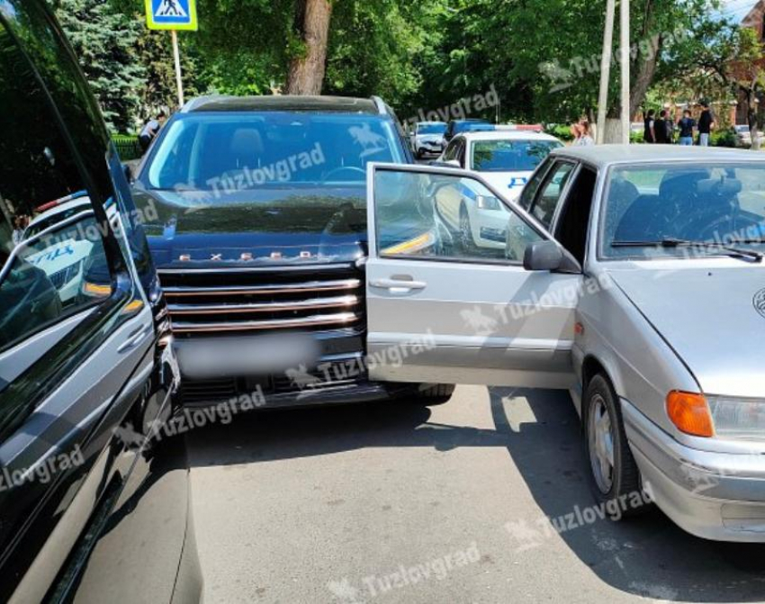 В Ростовской области в ДТП попал автомобиль, перевозивший Александра Розенбаума