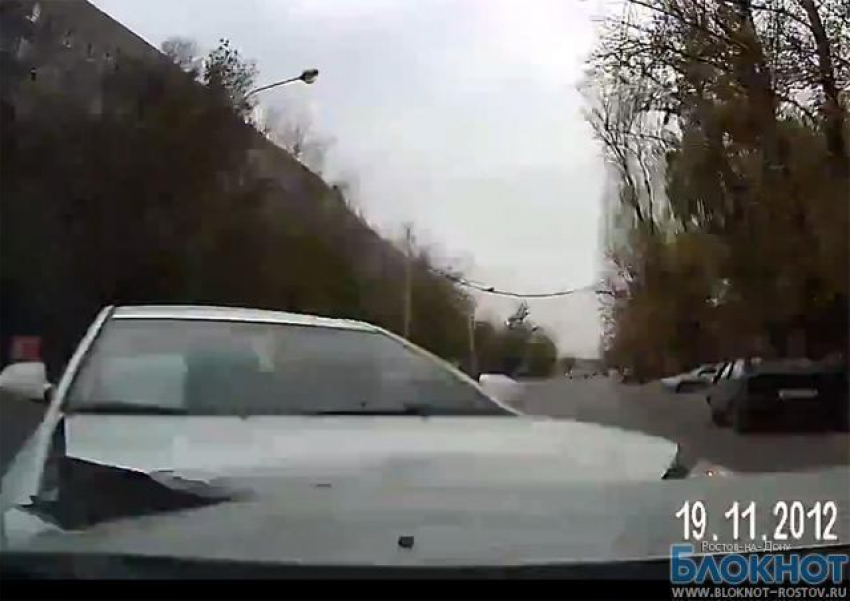 Жуткое столкновение иномарок в Ростове сняли на ВИДЕО 