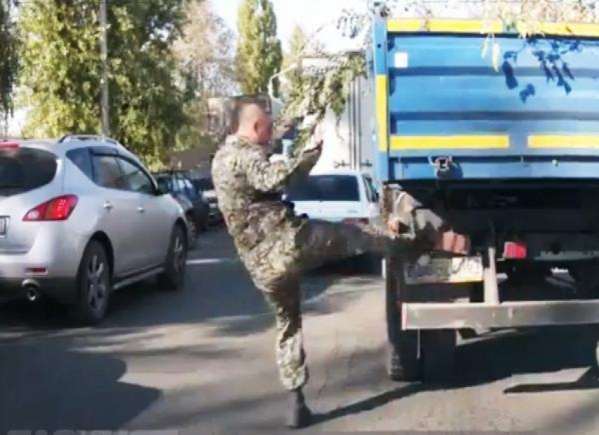Конфликт ростовских водителей на Малиновского попал на видео