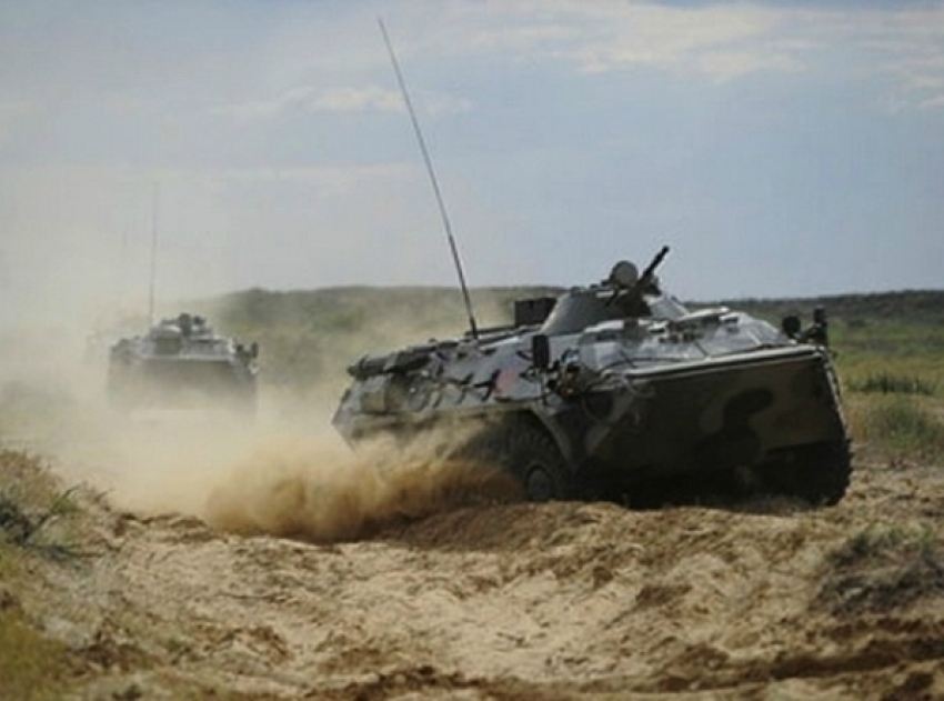 Украинские войска стягивают военную технику к границе России в Ростовской области
