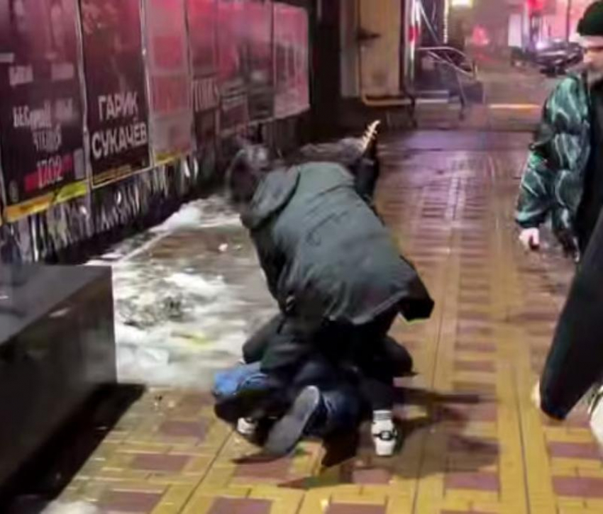 В Ростове музыканты избили мужчину гитарой 