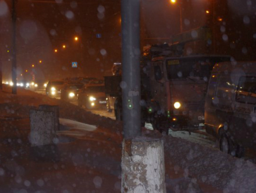 9-балльные пробки заблокировали движение ростовского транспорта в праздничный вечер
