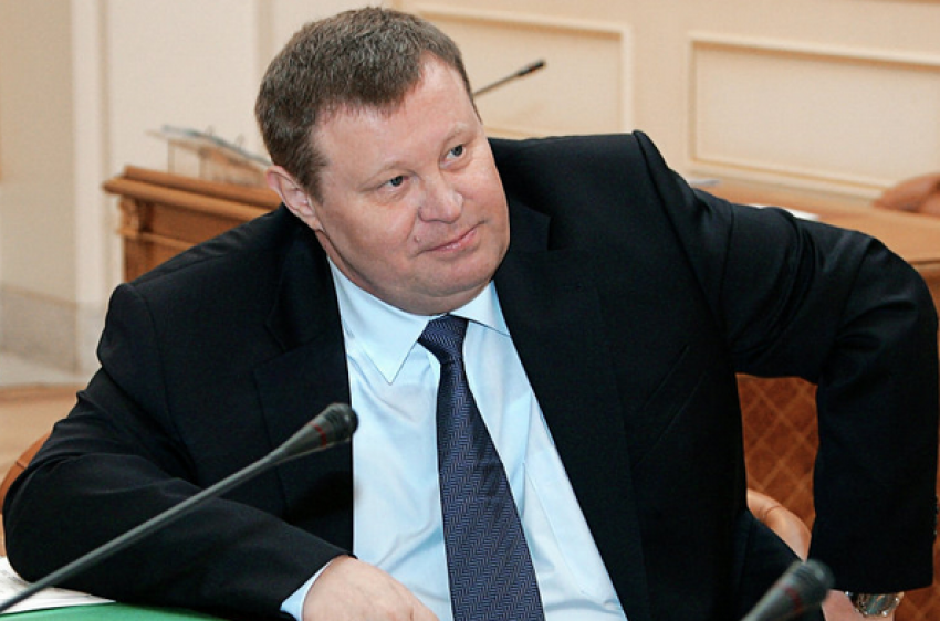 Полпред президента в ЮФО Владимир Устинов в прошлом году заработал почти 12 миллионов рублей