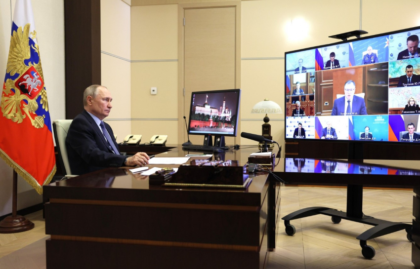 Владимир Путин потребовал срочно решить проблему с заторами у КПП «Гуково»