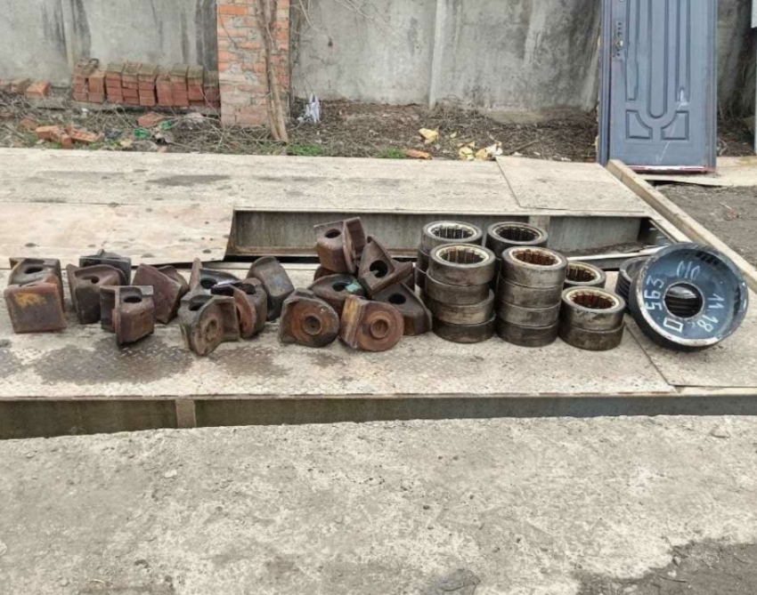 Работник железнодорожного предприятия похитил более 800 кг металлолома в Батайске