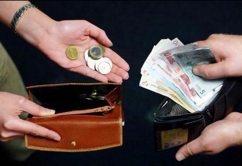 Зарплаты донских чиновников за год выросли на 10%