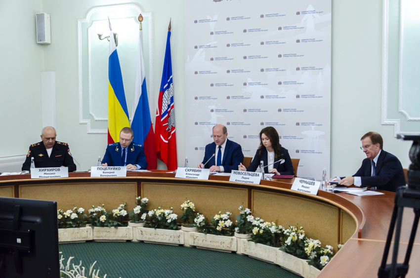 В Ростове обсудили готовность коммунальных служб к уборке снега