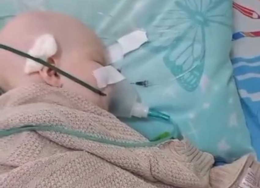 Врачи Ростовской областной больницы отказались госпитализировать ребенка с опухолью головного мозга 