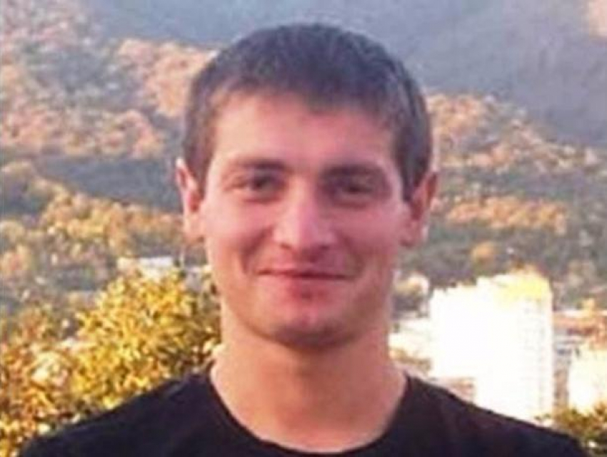 Молодой человек с особой «английской» приметой на руке исчез в Таганроге