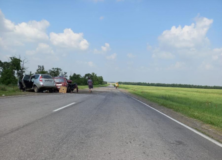 В аварии в Ростовской области погибла пассажирка «Жигули», еще два человека пострадали