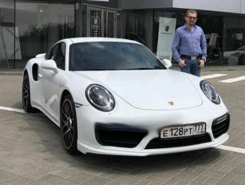 Новый автомобиль получил владелец разбитого Porsche за 13 миллионов