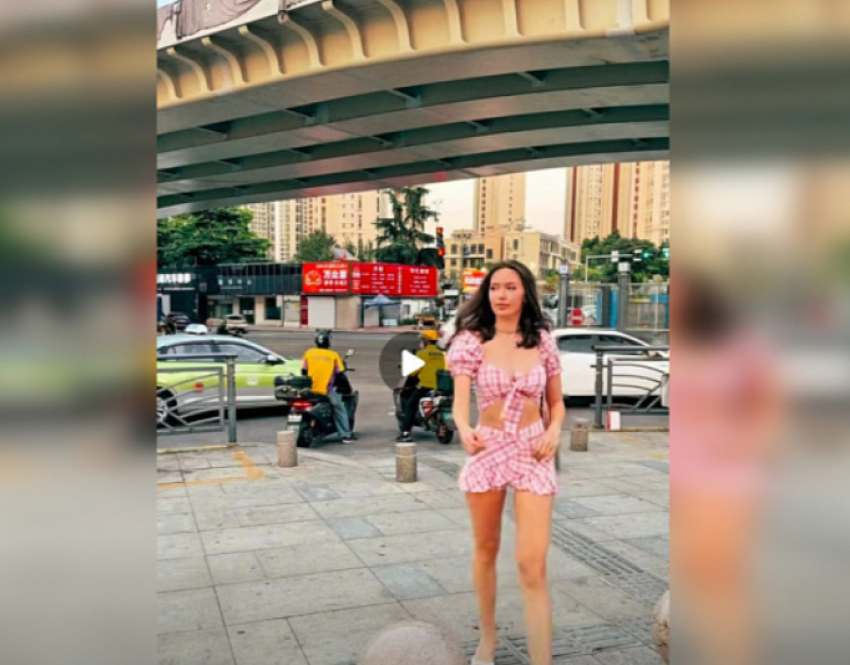 Ростовская модель Анастасия Костенко улетела в Китай и оставила детей с Дмитрием Тарасовым