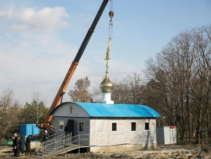 РПЦ в Ростове через суд узаконила храм в парке Собино