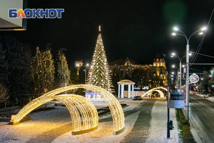 Для украшения Ростова к Новому году власти решили использовать старый декор