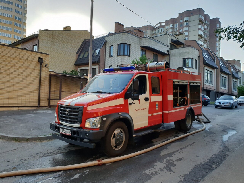 В Ростове сгорел грузовик на проспекте Малиновского