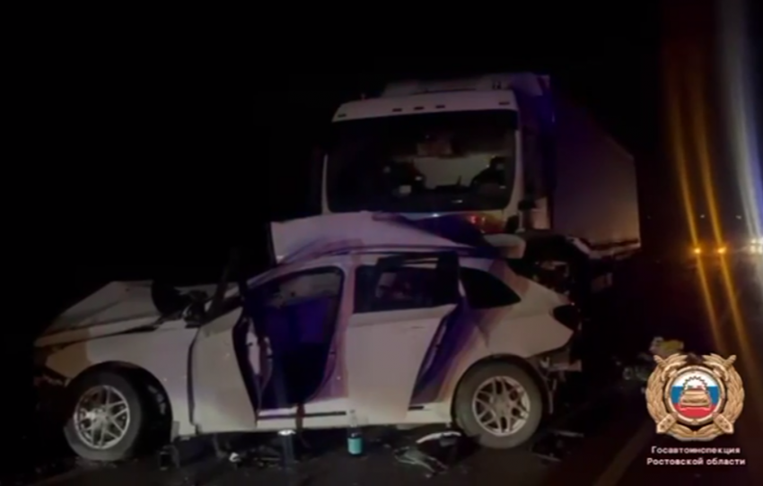 Женщина-водитель и 9-летний ребёнок погибли в жутком ДТП на донской трассе