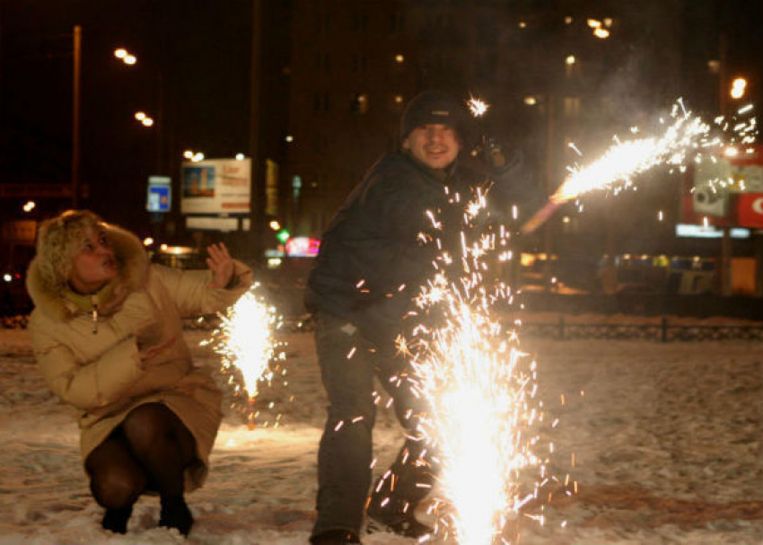 Ростовчанам напомнили о правилах запуска новогодних фейерверков