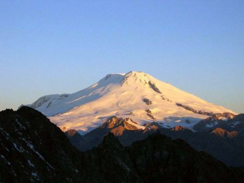 Лыжник из Ростова сломал ногу во время подъема на Эльбрус
