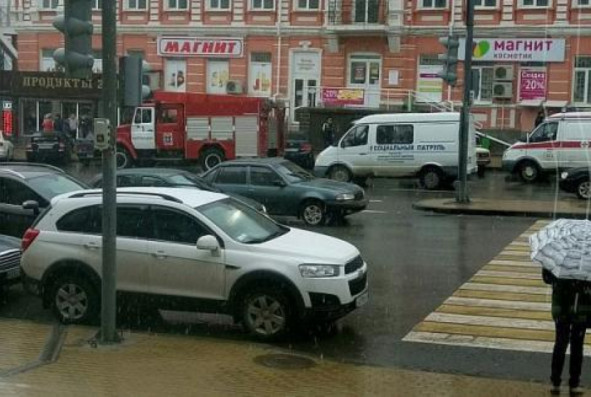 В Центре Ростова сотрудников «Магнит» эвакуировали из-за бесхозной сумки