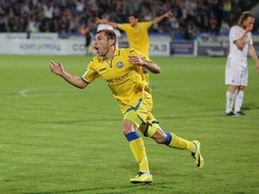 Тимофей Калачев продлил контракт с футбольным клубом «Ростов» до 2016 года