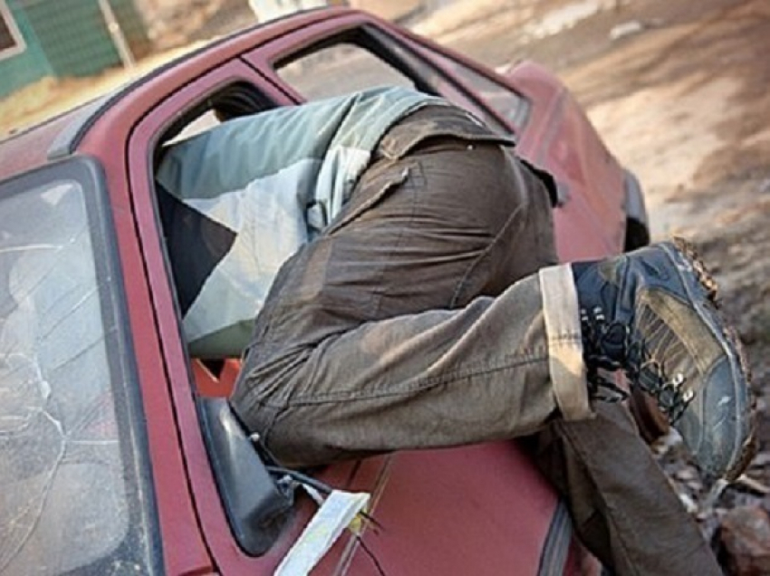 Серийного грабителя автомобилей поймали в Ростовской области
