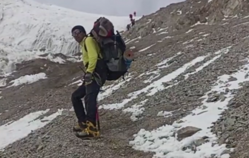 На пик Ленина взошел пожарный из Ростовской области