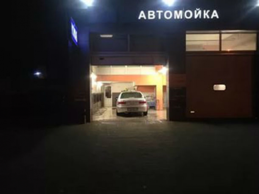 Нелегальную ночную автомойку арестовали в Ростовской области