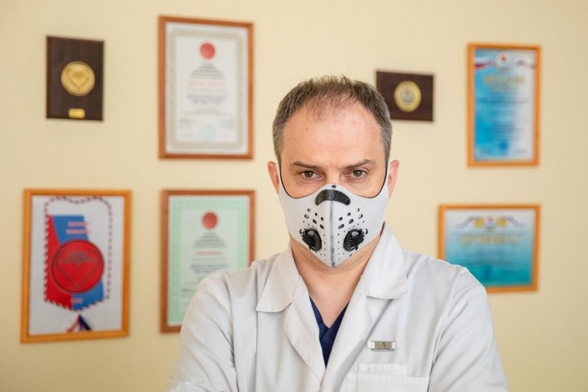 «Мы переболеем в большинстве своем все»: главврач БСМП Таганрога Дмитрий Сафонов рассказал о перспективах коронавируса