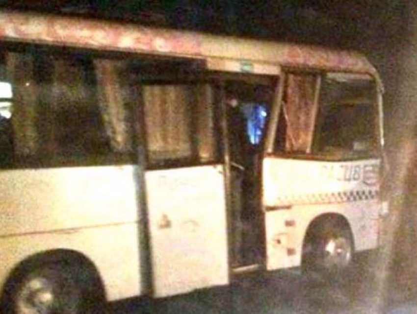 Смерть водителя за рулем маршрутки спровоцировала массовое ДТП в Ростове