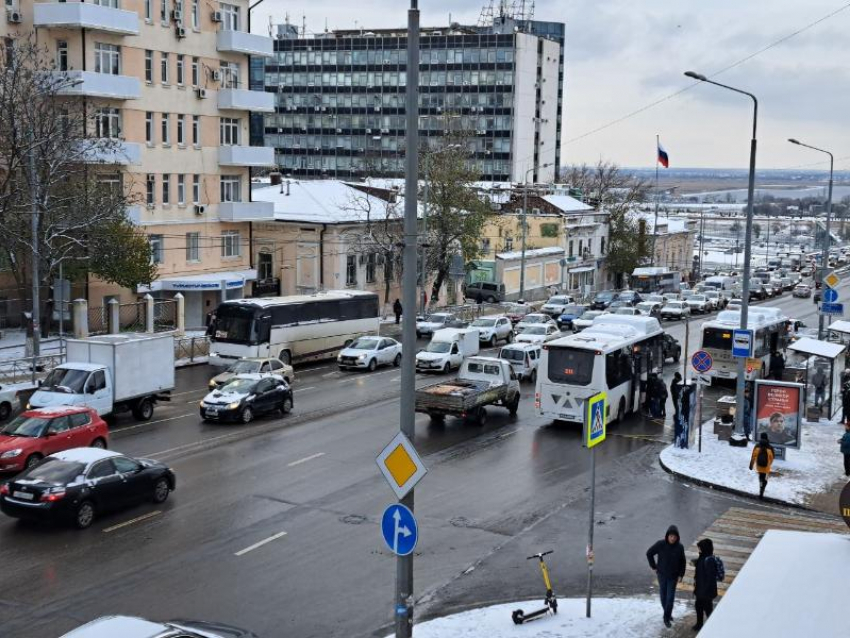 Дождь со снегом и небольшое похолодание прогнозируют синоптики в Ростове в воскресенье