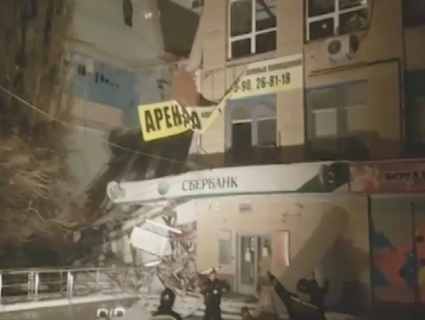 Названы возможные причины обрушения офисного здания в Новочеркасске