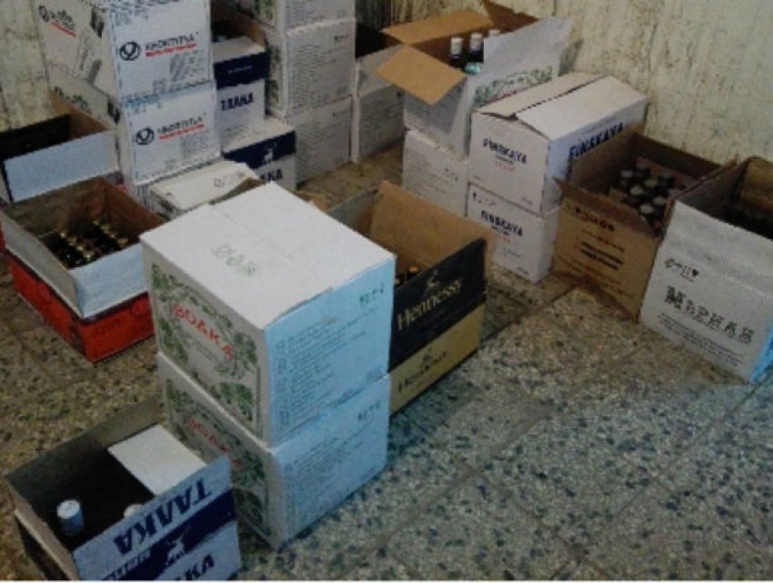 Контрафактным алкоголем торговал на рынке  уроженец Ростовской области