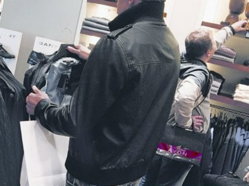 Рецидивиста с похищенной из магазина одеждой схватили в Волгодонске