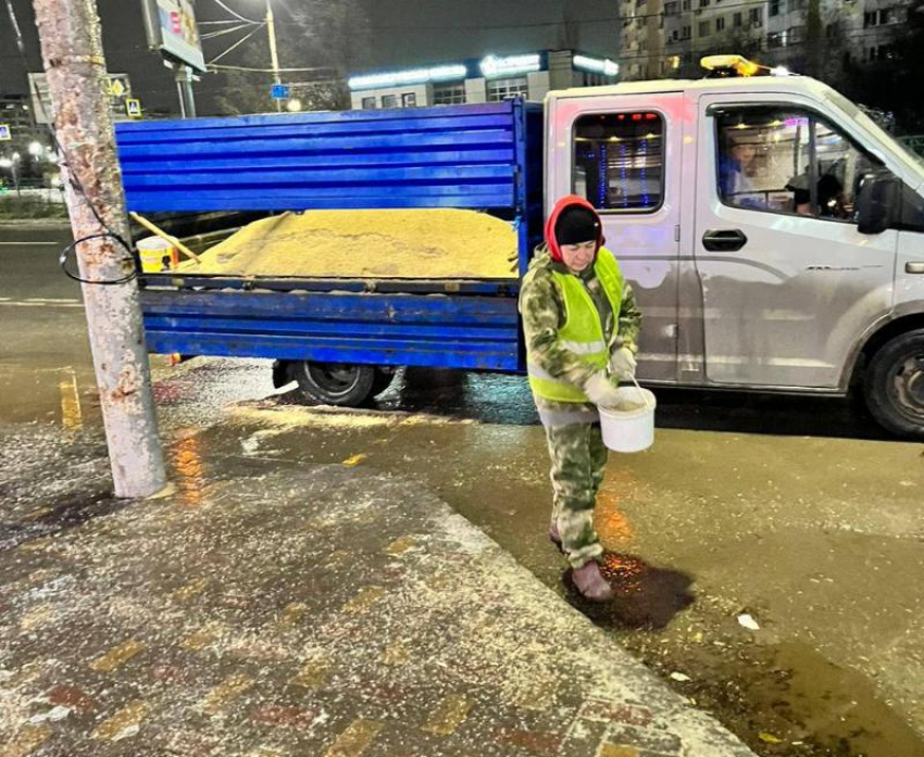 В Ростове ввели режим повышенной готовности из-за гололеда