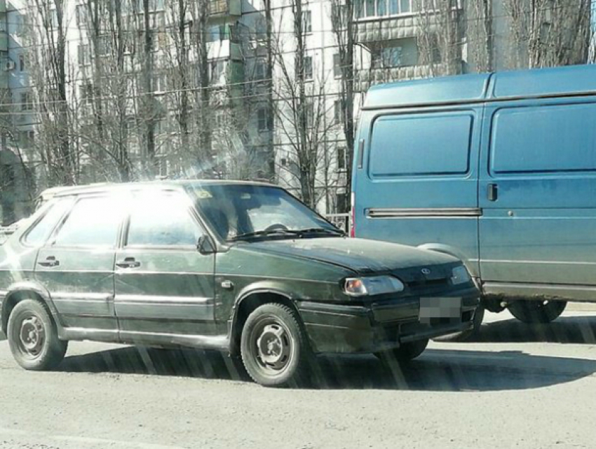 Ослепленный солнечным светом автомобилист сбил переходившую дорогу на «зеленый» женщину в Ростове