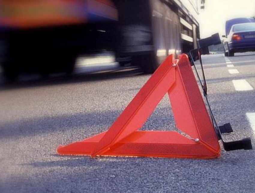 Женщина-водитель спровоцировала ДТП и чуть не погубила своих детей