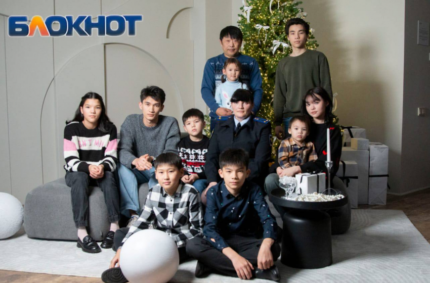 «В декретах не сидела»: интервью с многодетной мамой-полицейской, которая воспитывает 10 детей  