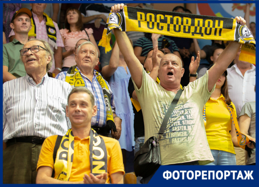 Эмоции болельщиков и быстрые атаки: яркие кадры гандбольного матча «Ростов-Дон» — «Луч»