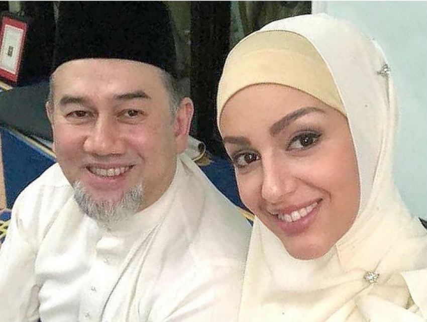 В сети появились фото беременной жены-ростовчанки экс-короля Малайзии
