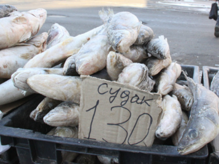В Ростове пресекли торговлю рыбой без документов