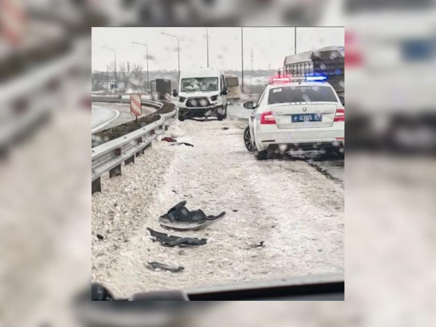 Женщина погибла в ДТП с пассажирским микроавтобусом на трассе Азов – Ростов