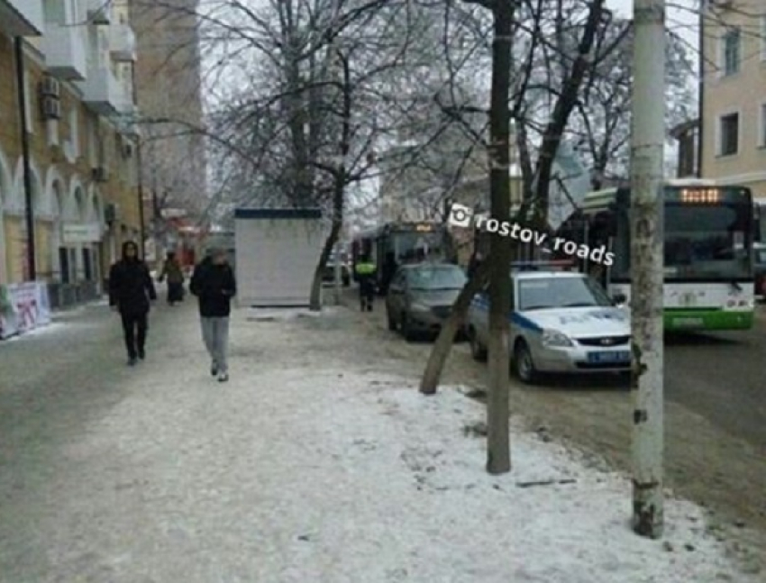 Автобус переехал ногу выходившей пассажирки в Ростове