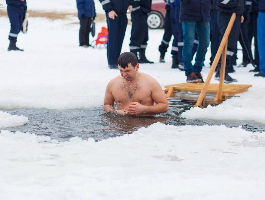 Крещенские купания в Ростове: инструкция по выживанию