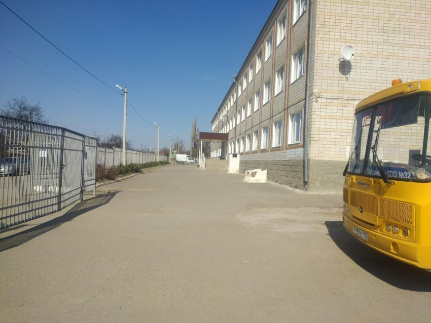 В Ростовской области 8-летнюю девочку сбили во дворе школы
